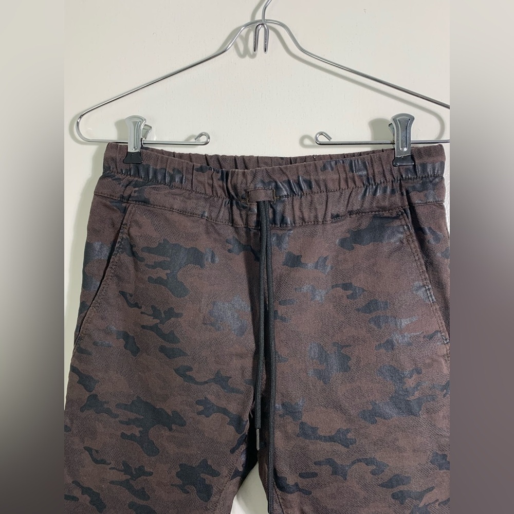 Bevy Flog brown and black camo drawstring jogger pants. 25 - Picture 3 of 8